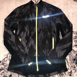 Women’s small Nike windbreaker